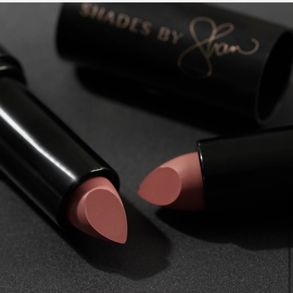 Matte lipstick